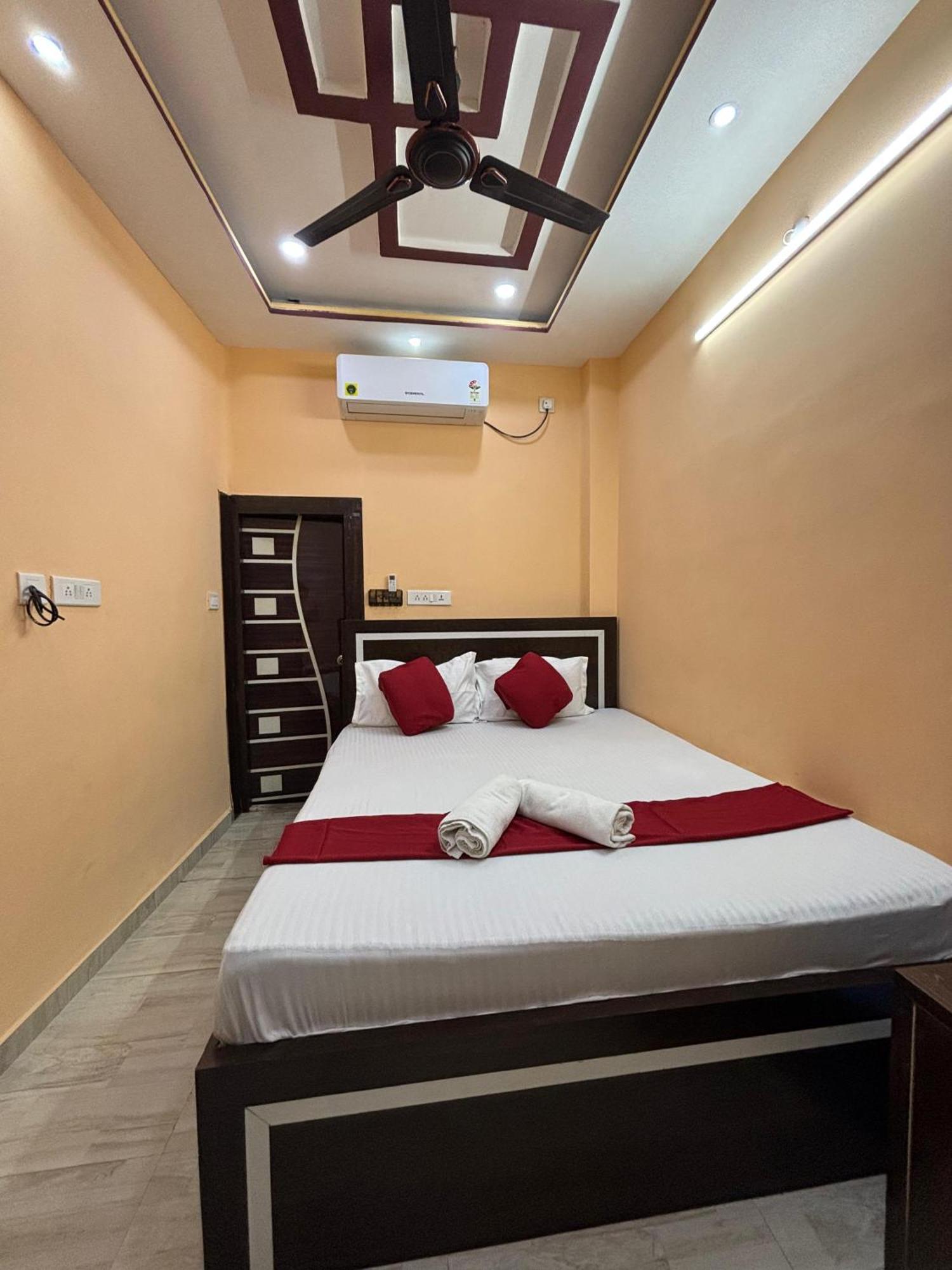 Hotel O Marquis Guest House Калькутта Экстерьер фото