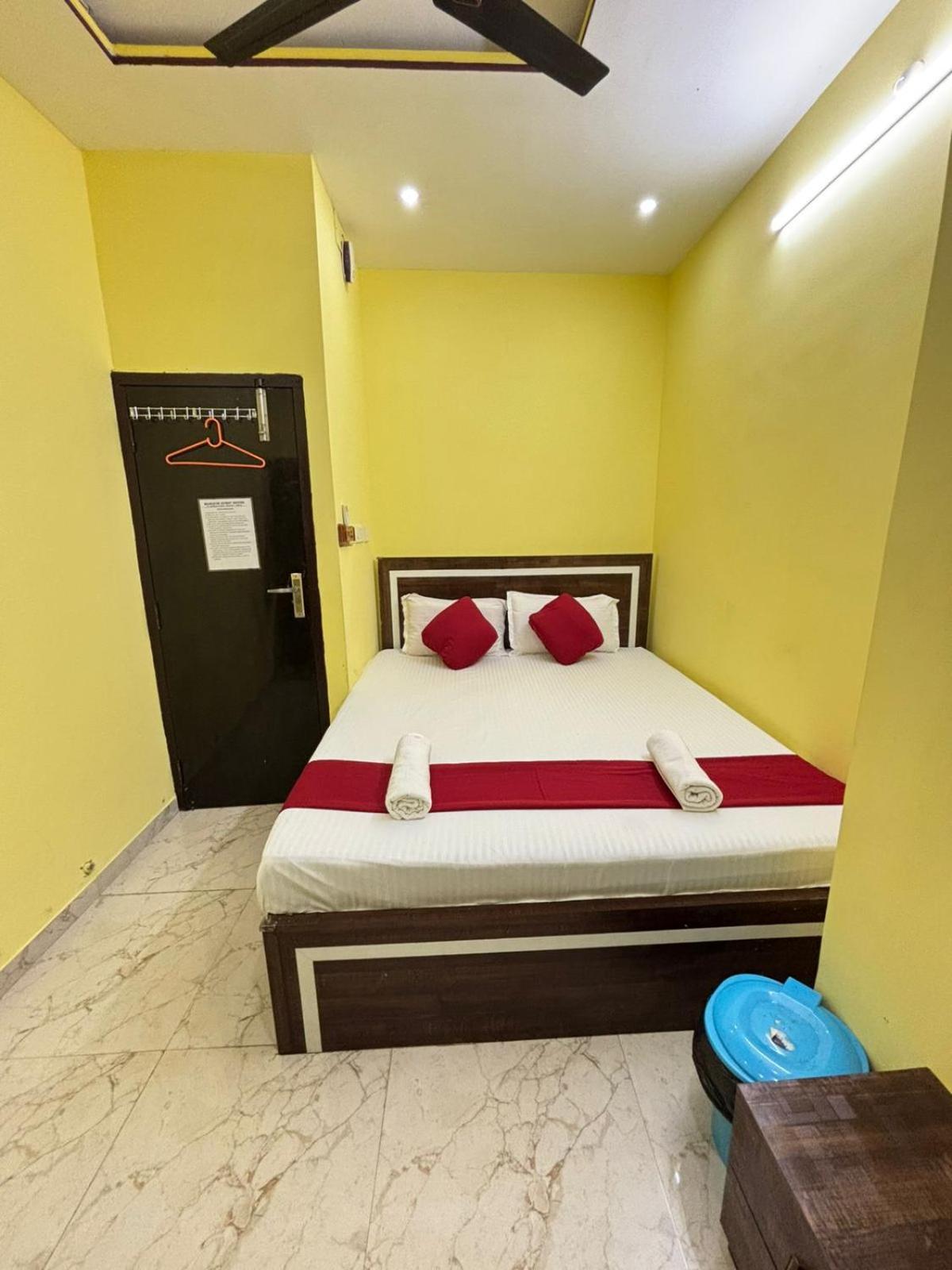 Hotel O Marquis Guest House Калькутта Экстерьер фото