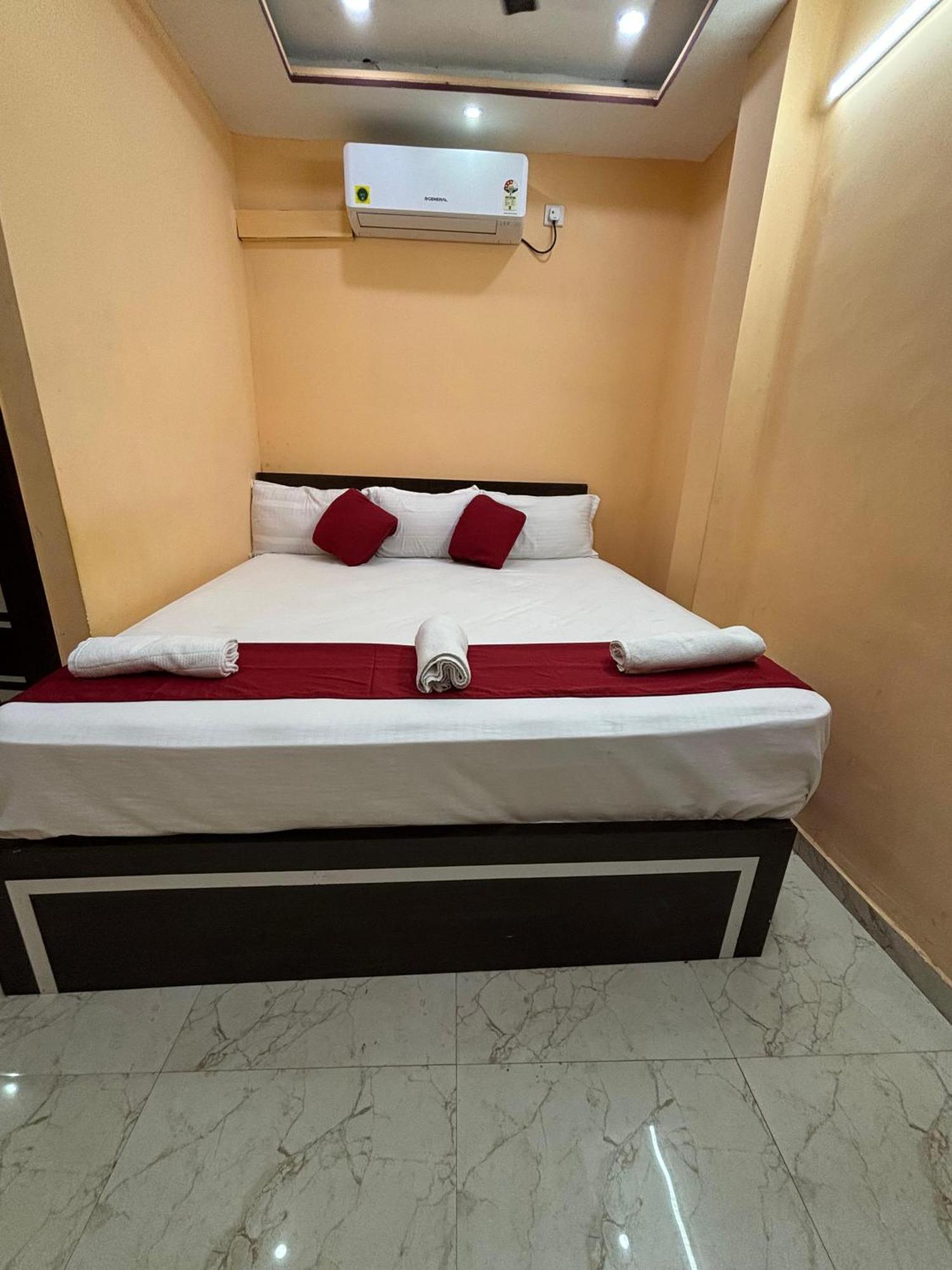 Hotel O Marquis Guest House Калькутта Экстерьер фото