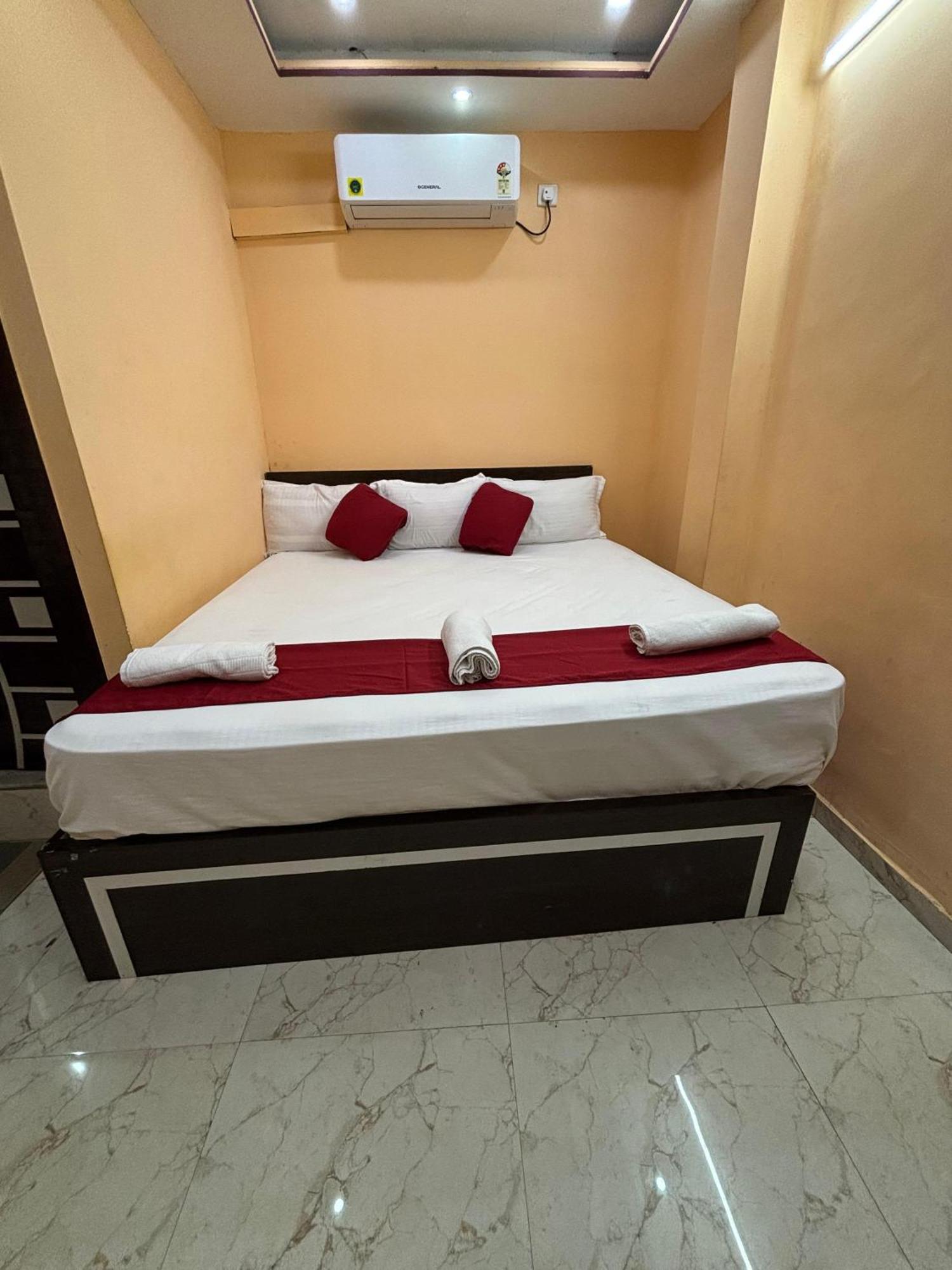Hotel O Marquis Guest House Калькутта Экстерьер фото