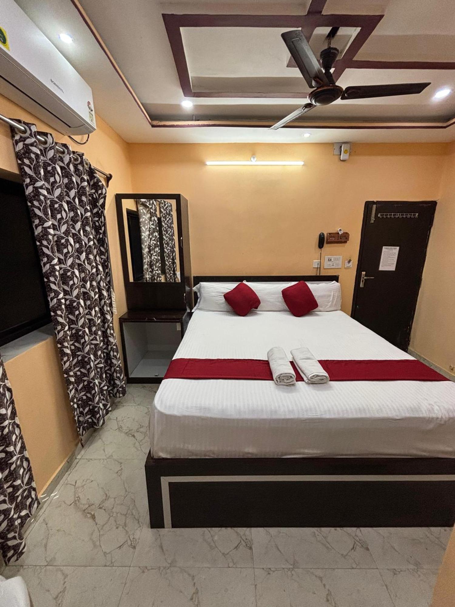 Hotel O Marquis Guest House Калькутта Экстерьер фото