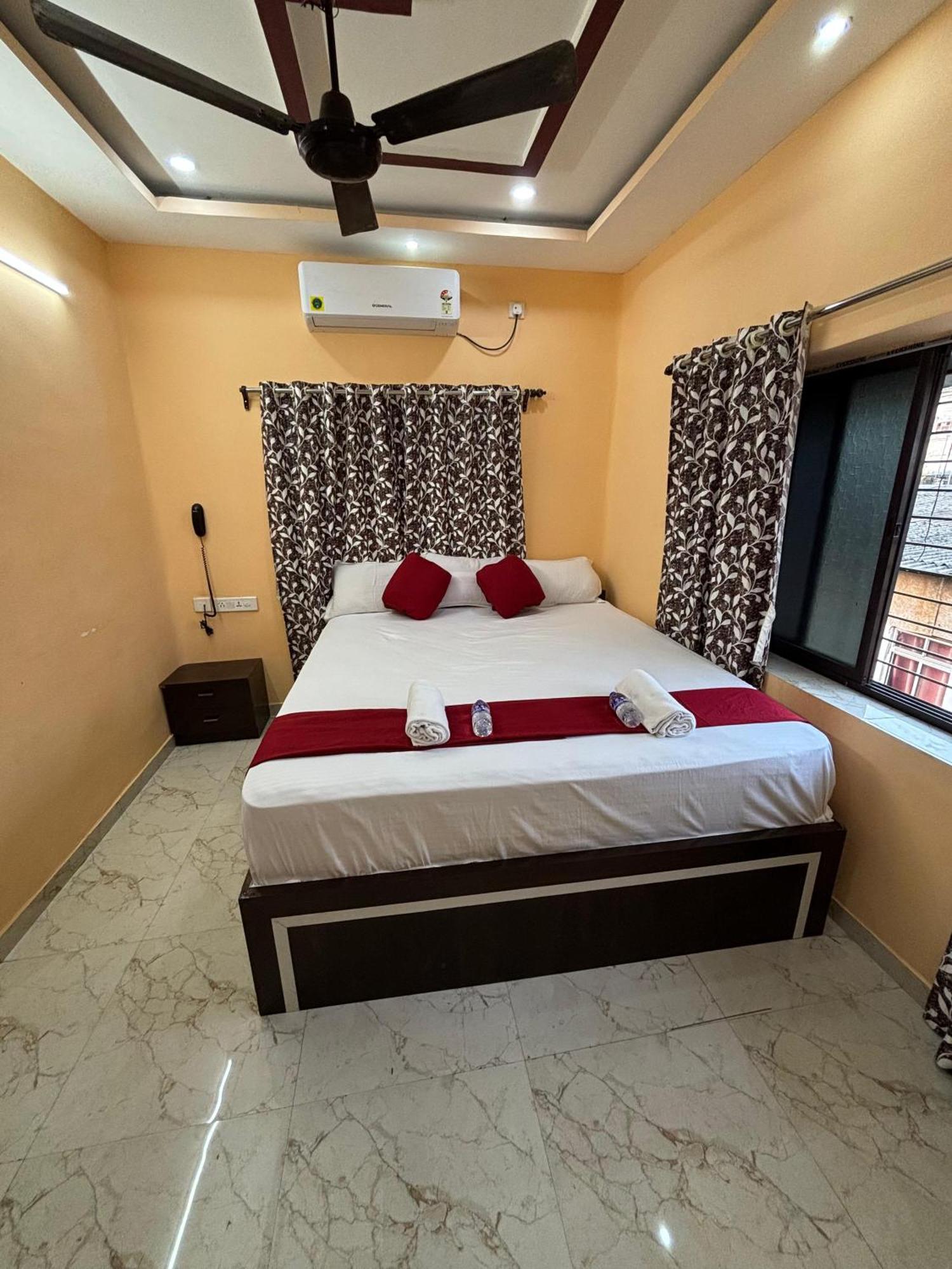 Hotel O Marquis Guest House Калькутта Экстерьер фото