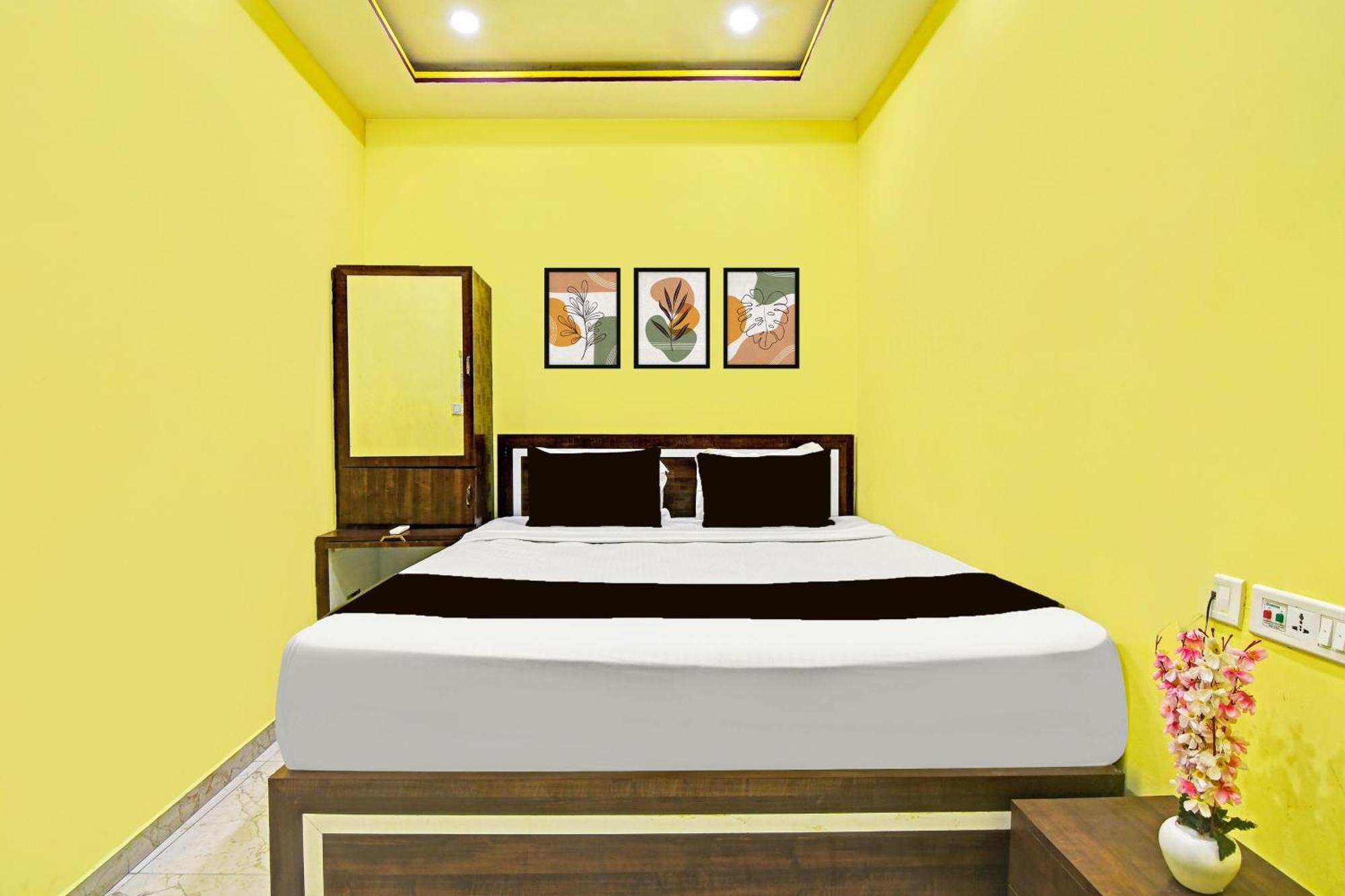 Hotel O Marquis Guest House Калькутта Экстерьер фото